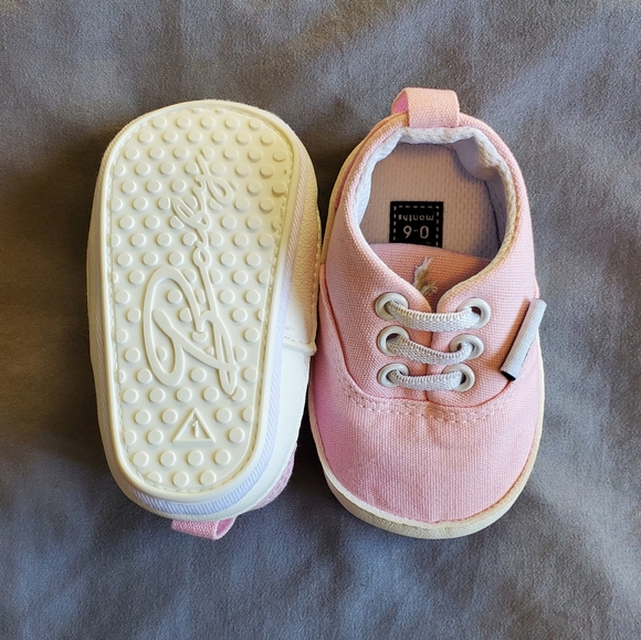 Pink 0-6 Months Baby Running Shoes - New w/o Tags - Picture 3 of 4